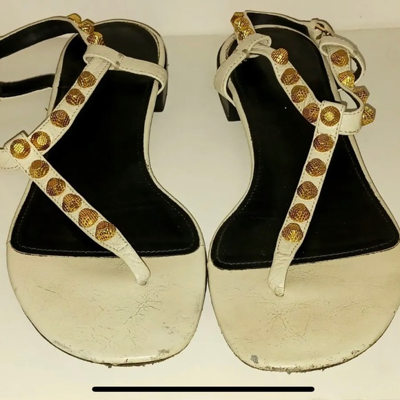 BALENCIAGA size 38.5 cream ivory
Leather Studded Accents T-Strap Sandals - Picture 1 of 4